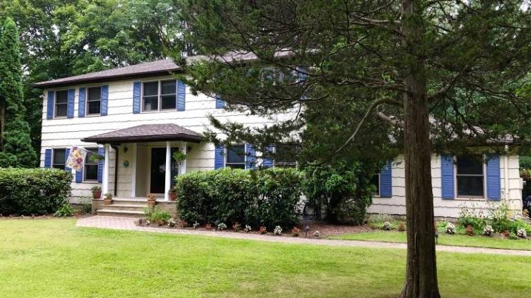 Immaculate home awaits in Old Orchard Immaculate home awaits in Old Orchard