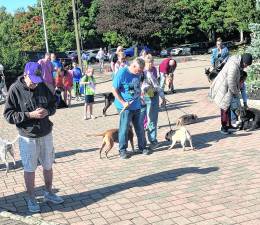 <b>Popele brought their pets to the animal blessing.</b>