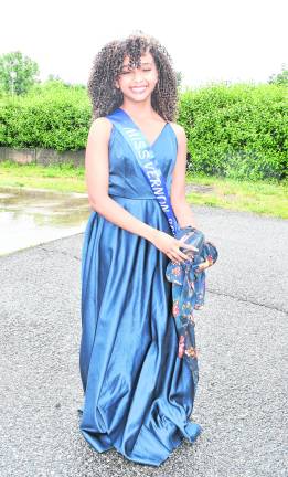 <b>Miss Vernon Evelyn Bernard poses for a photo.</b>