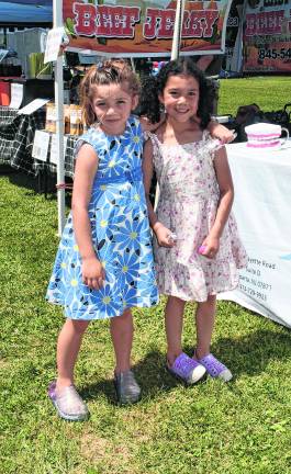 <b>Luna Munoz and Arabella Barocca of Vernon pose for a photo.</b>
