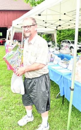 <b>Barry YOung of Wantage shows off his purchase.</b>