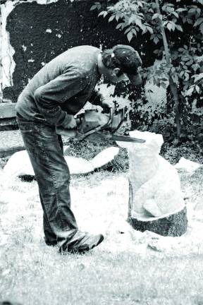 Freehand Custom Carvings demonstrated chainsaw carving at the Medicine Wheel celebration.