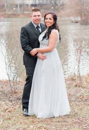 Vernon couple to marry in Disney World