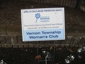 PHOTOS BY JANET REDYKE The Vernon Township Woman's Club supports Child Abuse Prevention in April.