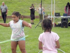 The hula-hoop girls have it totally down (Photo by Janet Redyke)