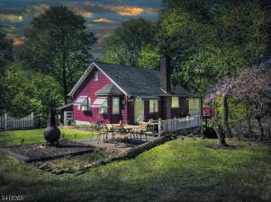 Highland Lakes hideaway available