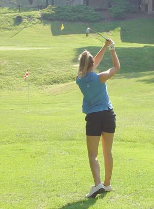 [Lexi Westley demonstrates her winning form off the tee. Her team finished with a 4 over par 35]