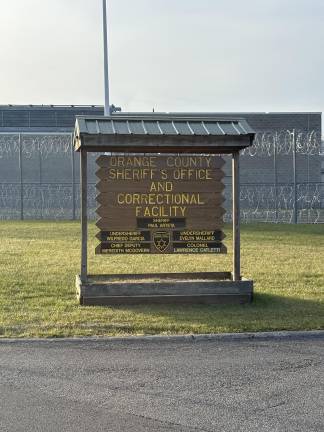 Nearly 40% of Orange County jail’s inmates are ICE detainees