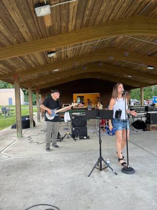 Band plays free concert in the park