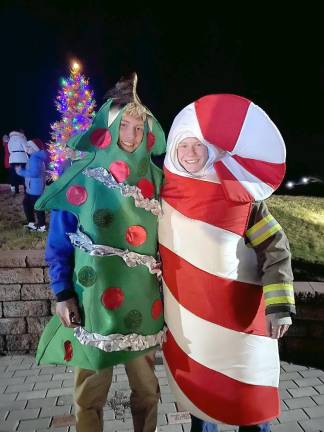 Santa’s helpers were on hand at the tree-lighting ceremony (Photo by Laura J. Marchese)