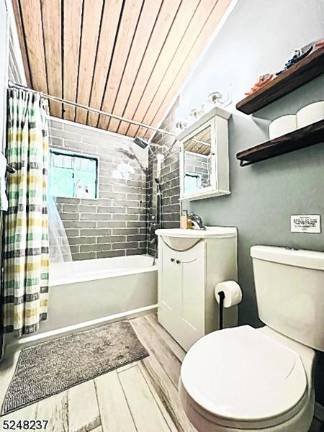 Fully furnished lake home for the summer