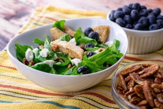 Make Mealtime a Cinch with a Simple, Tasty Salad