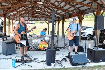 <b>PSxperiment performs at Wantage Day on Saturday, Aug. 16 at Woodbourne Park. (Photos by Maria Kovic)</b>