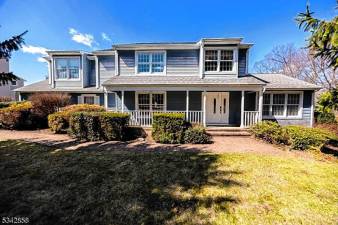 Stunning Colonial on peaceful cul-de-sac