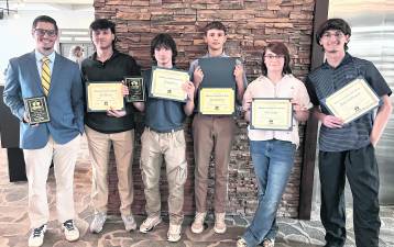 <b>Vernon bowling coach Scott Schiller, Joe Mancini, Johnny Pecca, Zachary Stevens, Sara Loeffler and Justin VonToussaint.</b>