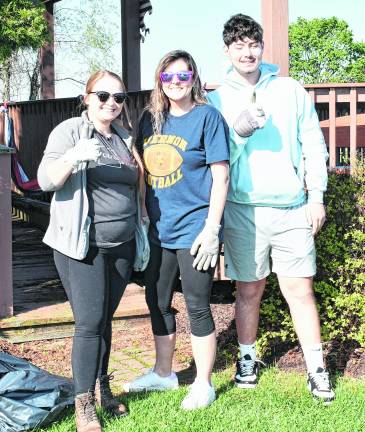 <b>Marissa Rossi, Jessie Kozmoski and Wyatt Giampino, all of Vernon, pose for a photo.</b>
