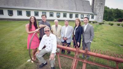 The Avondoglio family, owners of Perona Farms, will donate a meal for a mother who is a Project Self-Sufficiency participant for every Mother’s Day order placed on the restaurant’s website.