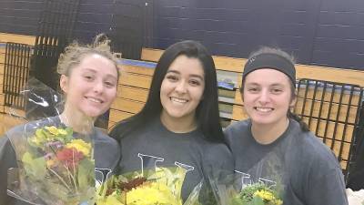 Seniors Freya Drew, Leticia Noa, Liv Vizzini