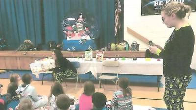 Rolling Hills families 'cozy up' with a book