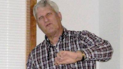 Bill Bogertman relates his trip down the Lewis and Clark trails to an interested group at the Sussex- Wantage Library.