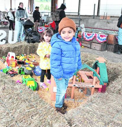 <b>Nash Ruiz of Sussex andAmira Swailnieen of Vernon pose for a photo.</b>