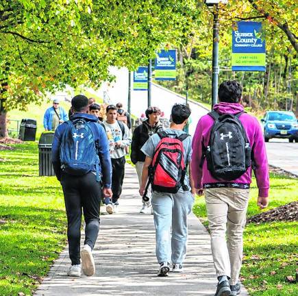 <b>Students prepare for the upcoming fall semester.</b>