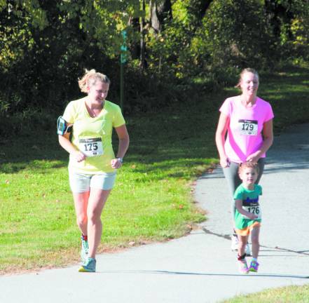 Jayme Scymanski of Ogdensburg, Kendall and Kelly Scerbo of Wantage