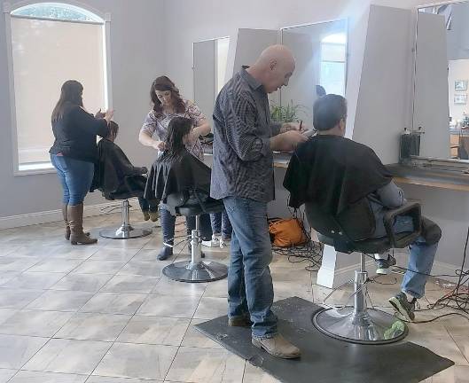 Rumors II salon hosts cut a thon