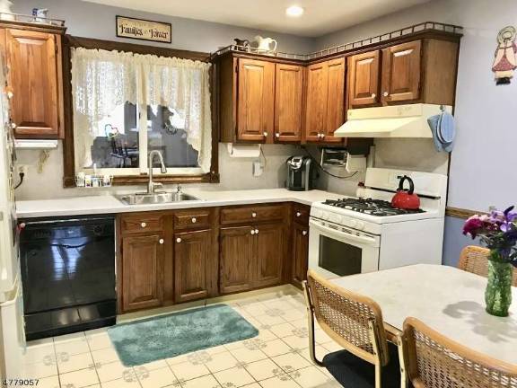 Vernon colonial has it all