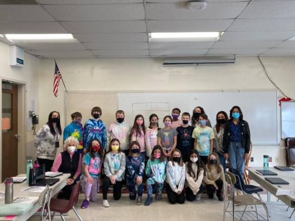 Straus Newspaper staff visits Montgomery Elementary school’s fifth grade newspaper club