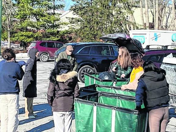 Pass it Along brings community together through holiday service