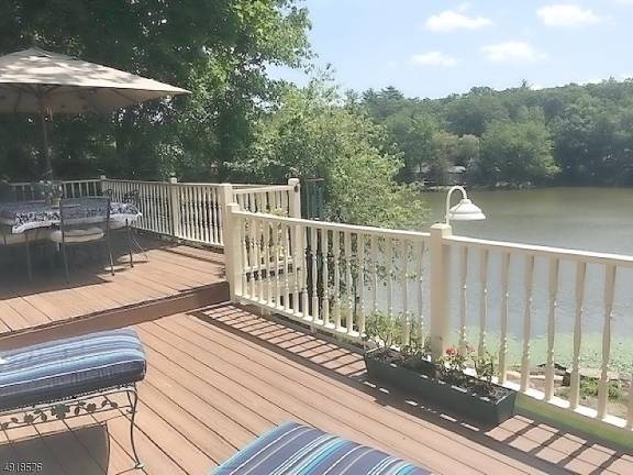 Move-in ready Lakefront home awaits