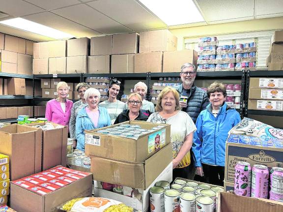 <b>Project Self-Sufficiency received a grant from the FirstEnergy Foundation to support the Nourish to Flourish food pantry.</b>