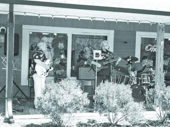 Felix Band - Don Oriolo,(owner of Felix the Store in Lafayette) Lee Riser and Rubben Badillo, drummer - performed for guests.