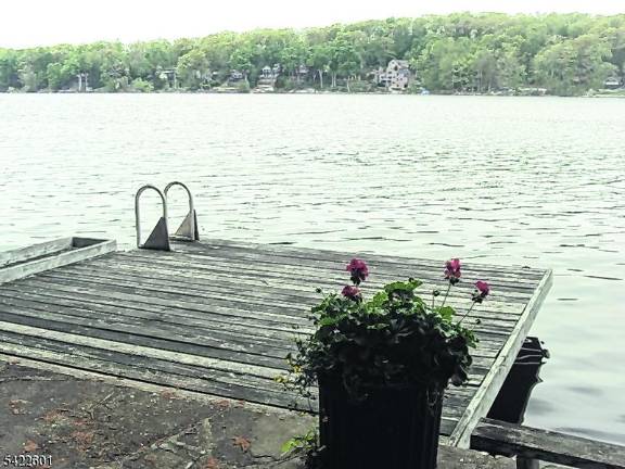 Main lake living