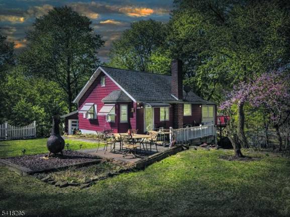 Highland Lakes hideaway available