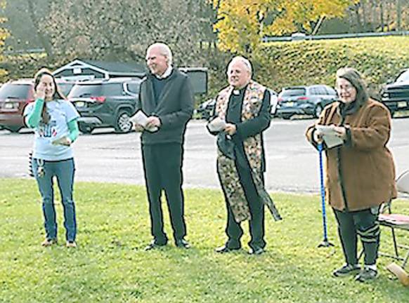 Prayers, songs and the sounding of the Shofar at Sunday's Interfaith Thanksgiving Service (Photo by Laurie Gordon)
