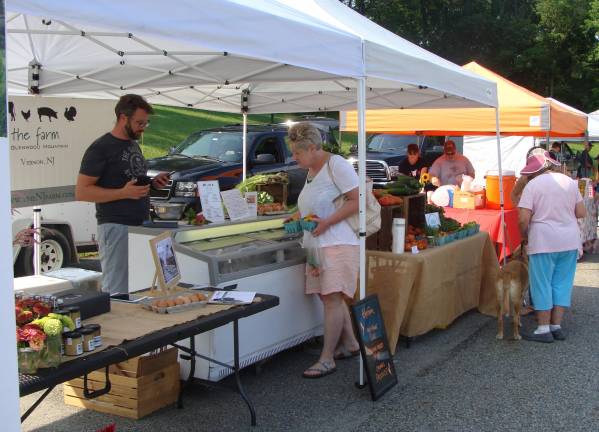 [The Farm at Glenwood attracts a nice group of customers]