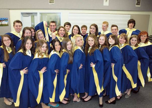 VHS inducts new members into National Honor Society