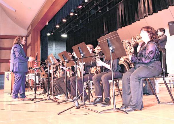 The High Point Regional High School jazz ensemble performs.