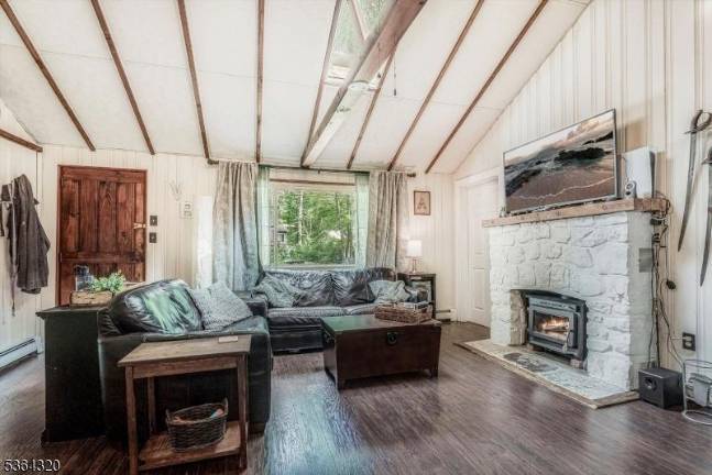Real estate: Cozy home in Highland Lakes