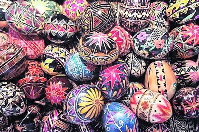 Local artist offers Ukrainian Easter egg decorating classes