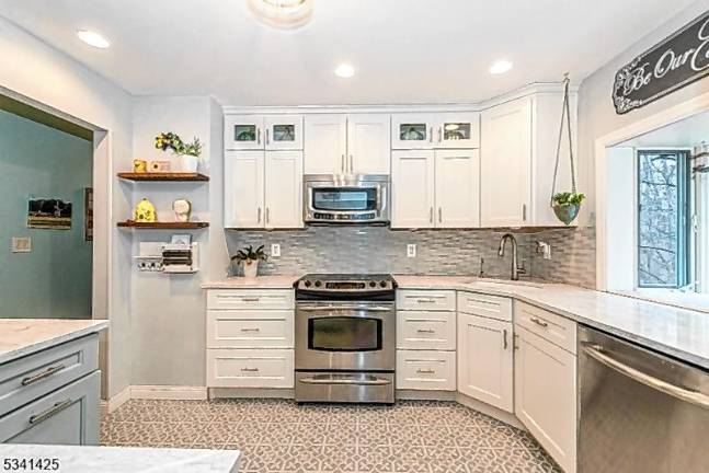 Lakeside living at your doorstep