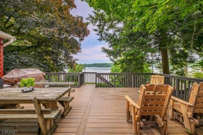 Lakefront living