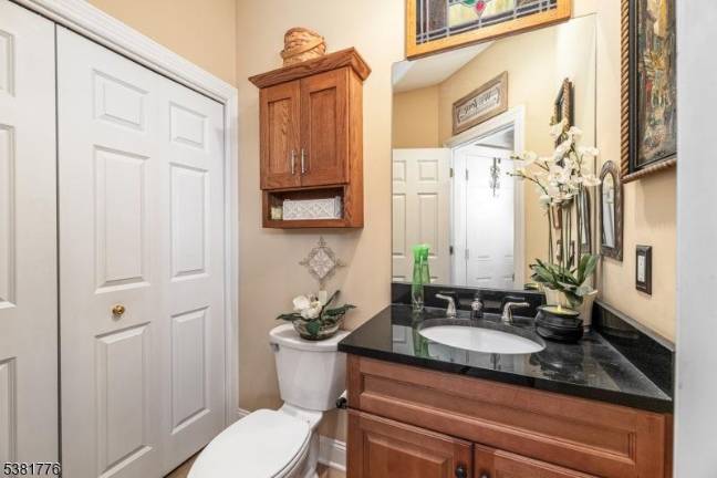 Real estate: 55-plus townhouse has perfect blend