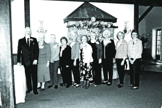 Hardyston seniors install officers, trustees