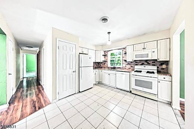 Single-level living