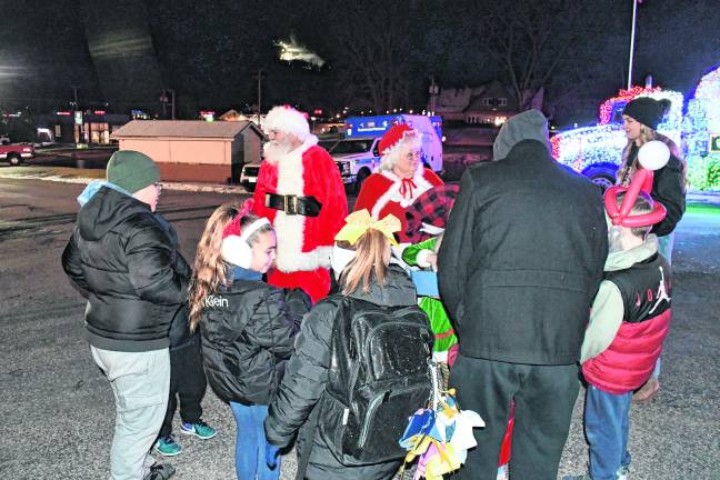 <b>Santa and Mrs. Claus paid a visit to the Vernon Township Chistmas tree lighting.</b>