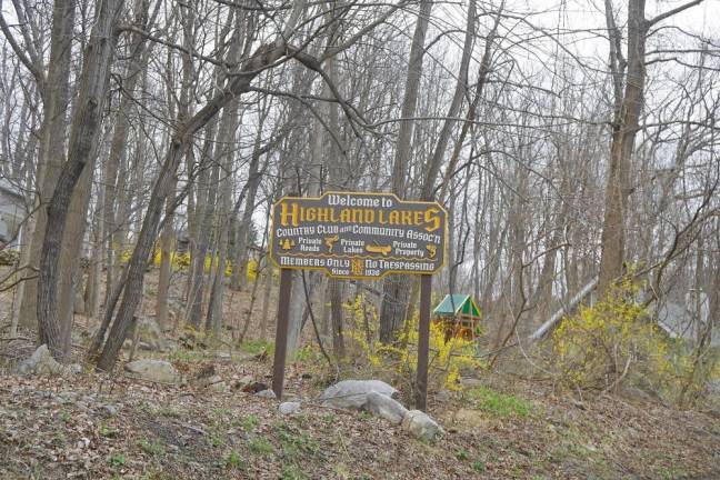 Where in Highland Lakes? Highland Lakes welcome sign along Breakneck Rd.