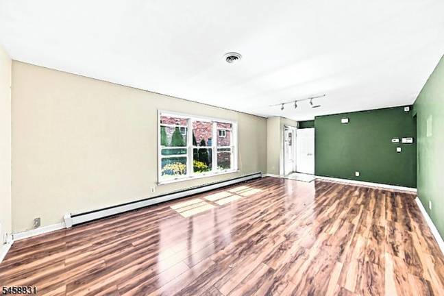 Single-level living